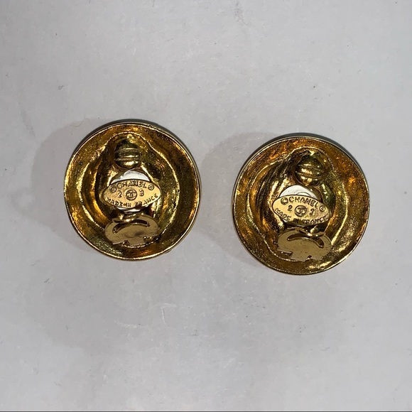 vintage CHANEL 14k gold plated round Faux Pearl & Strass CLIP BACK EARRINGS - Picture 8 of 10